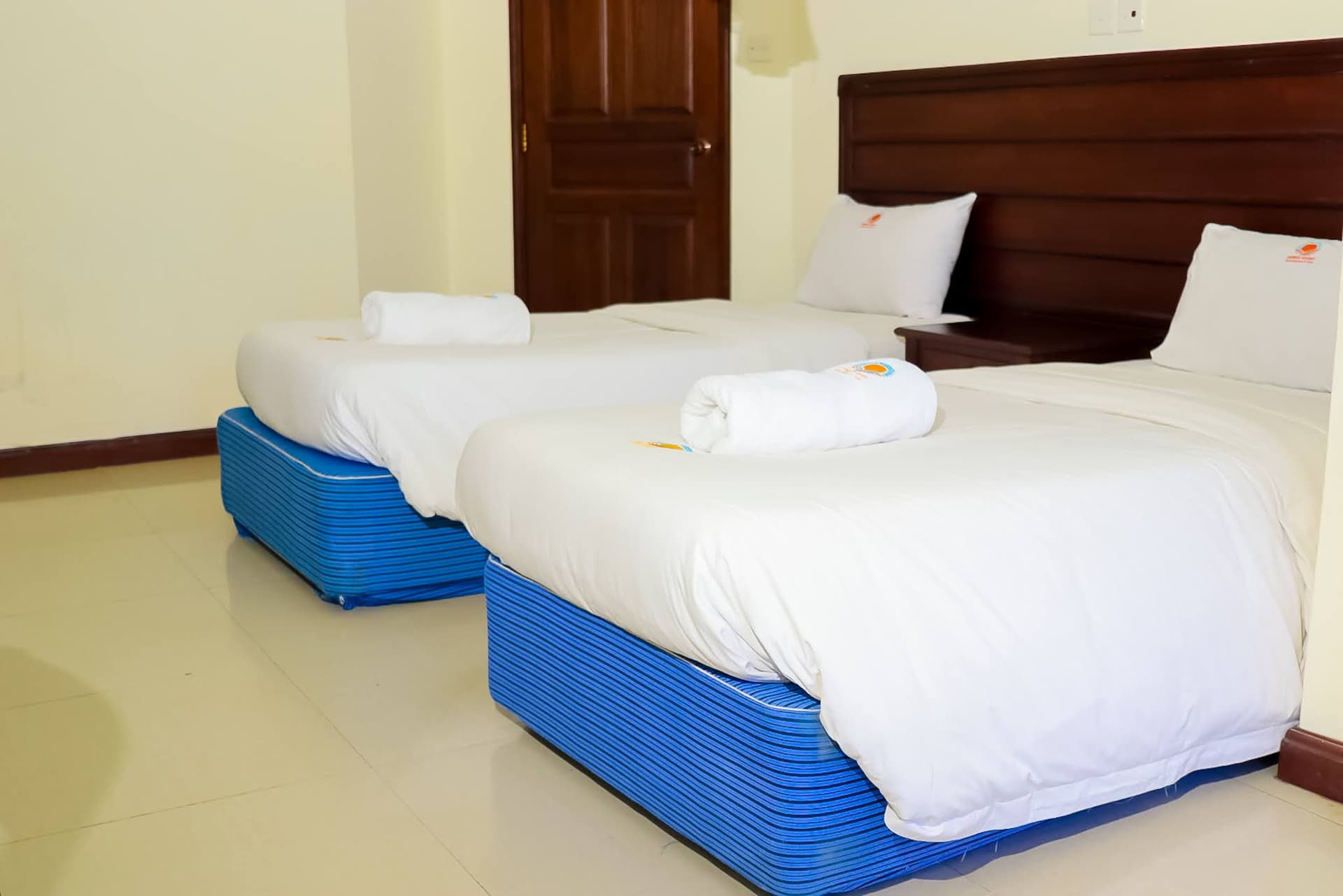 Sunrise Resort twin room