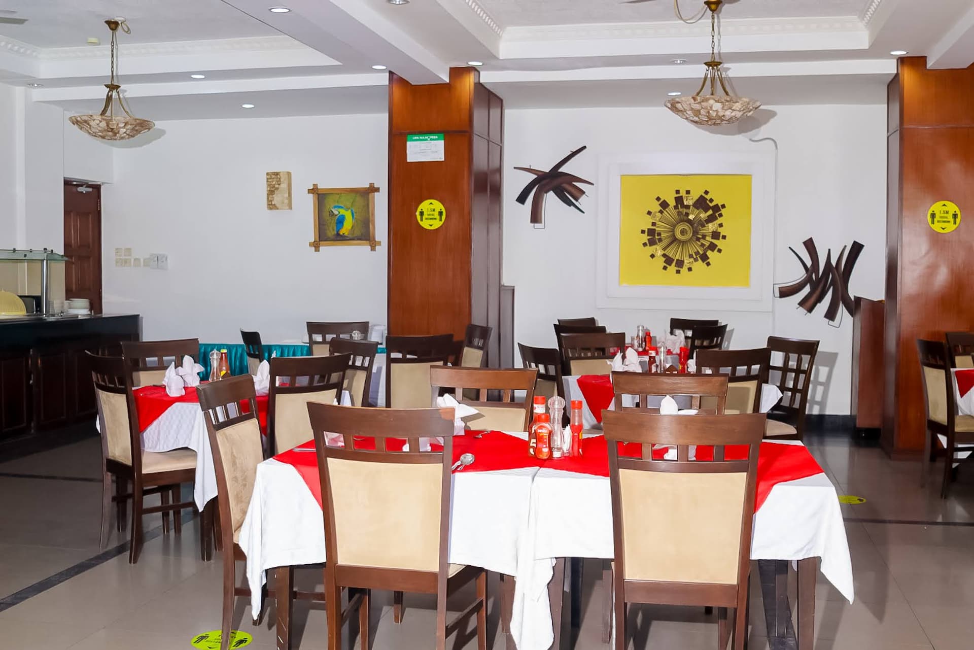 Sunrise Resort restaurant dining room